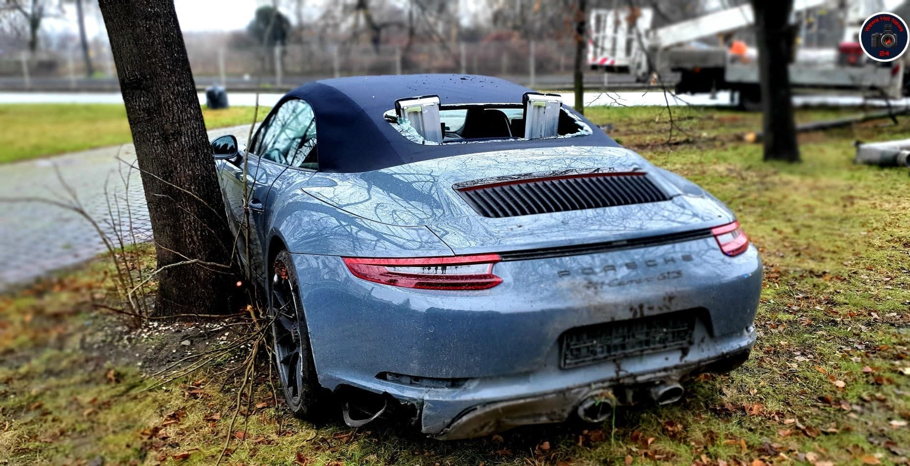 Porsche rozbite na warszawskich Włochach