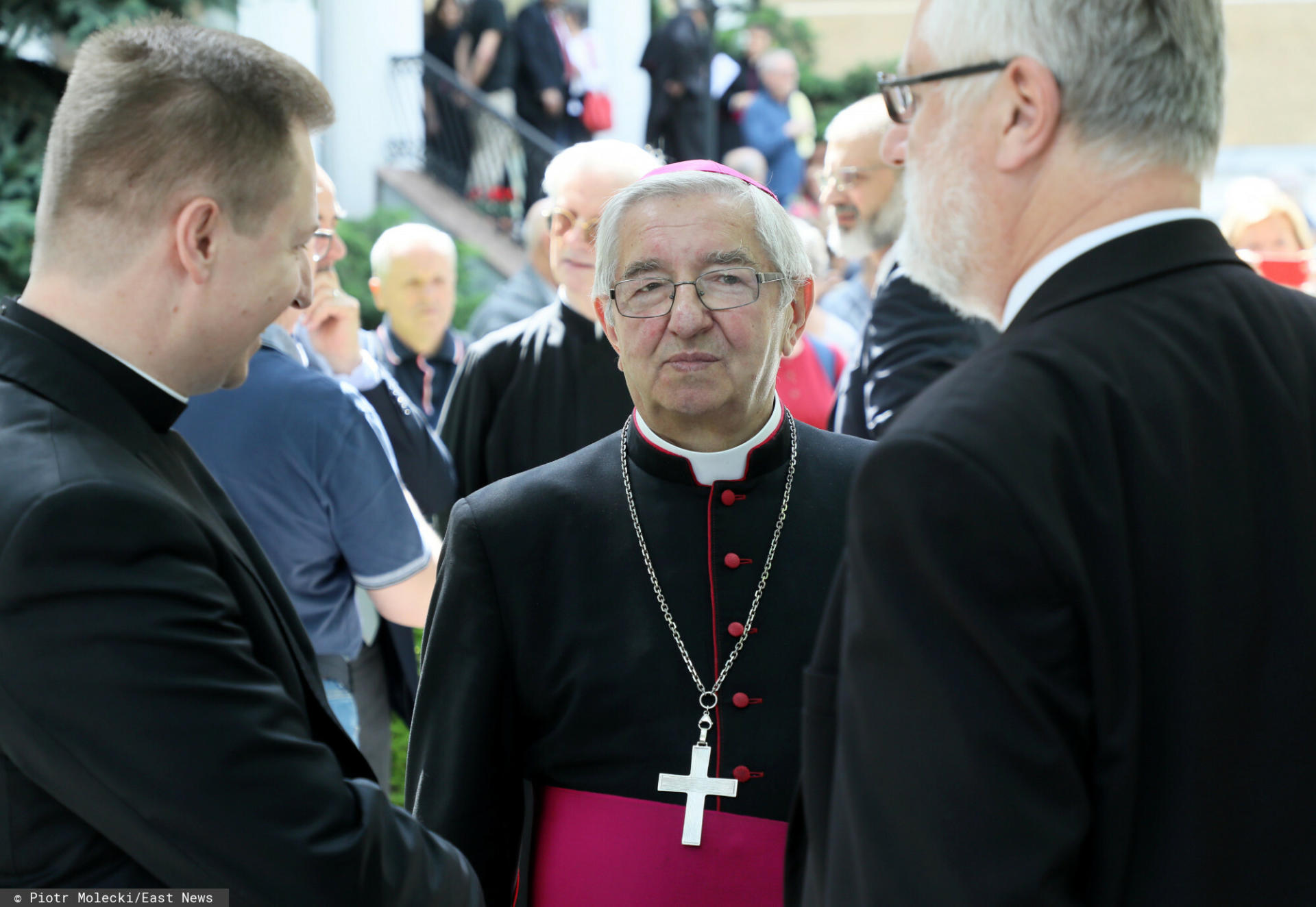 Abp Sławoj Leszek Głódź wpłacił pieniądze na Fundację św. Józefa, realizując tym samym wyrok Watykanu.