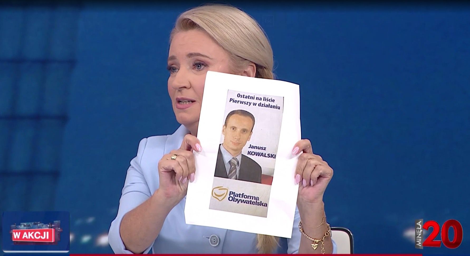 W trakcie debaty w TVP Info posłanka KO wyjęła zdjęcie upokarzające posła SP, Janusza Kowalskiego.