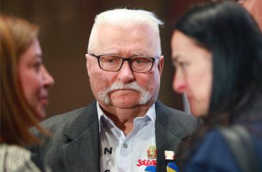 Lech Wałęsa znów mówi o tym, że ma za mało pieniędzy. Obraził też swoją żonę i narzeka na wielkość własnej rodziny