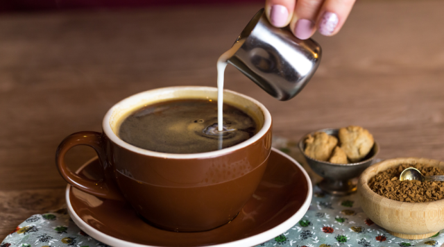 Podwójnie pobudzająca kawa z chili i cynamonem
