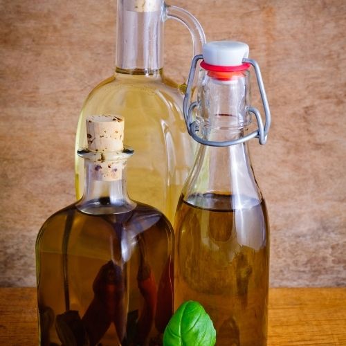Oliwa z oliwek i ocet w butelkach