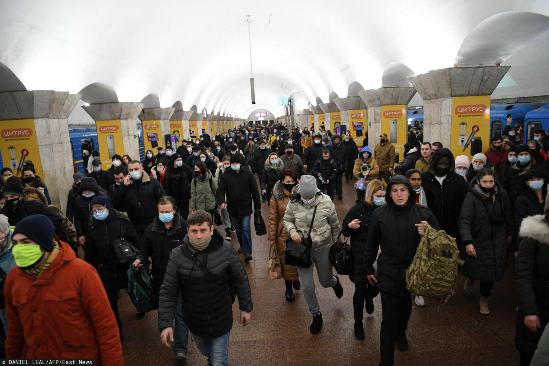 Rosja zaatakowała Ukrainę, mieszkańcy Kijowa szukają schronienia