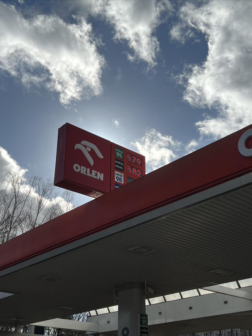 Ceny paliwa w Warszawie dochodzą do 6 złotych
