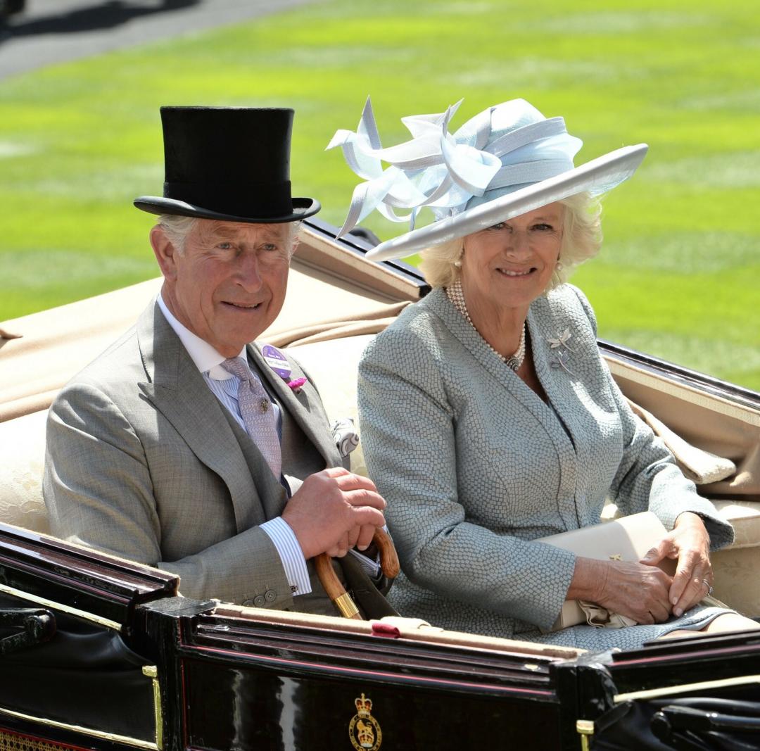 Książę Karol z żoną EA