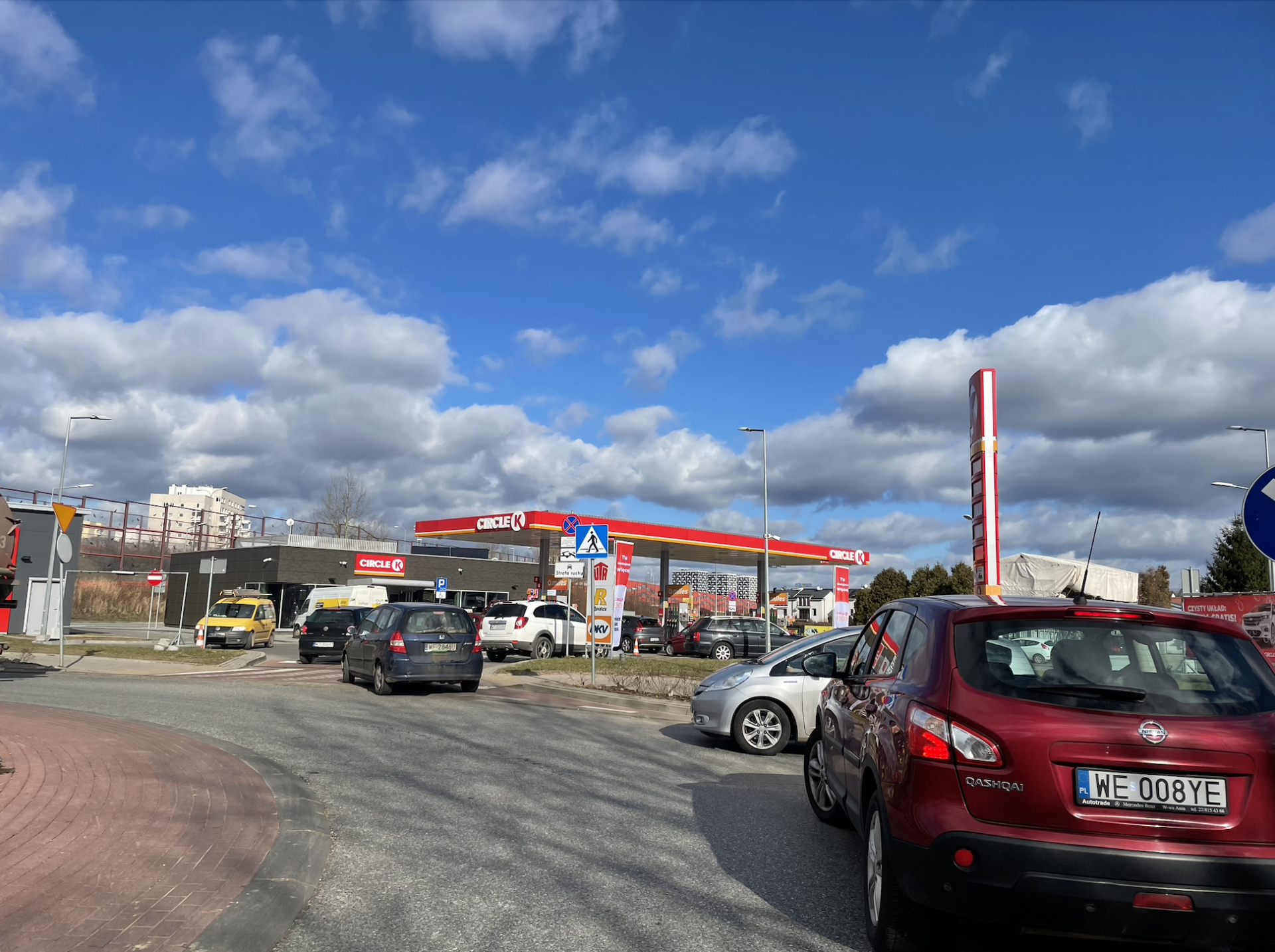 Kolejki na stacjach benzynowych w całej Polsce