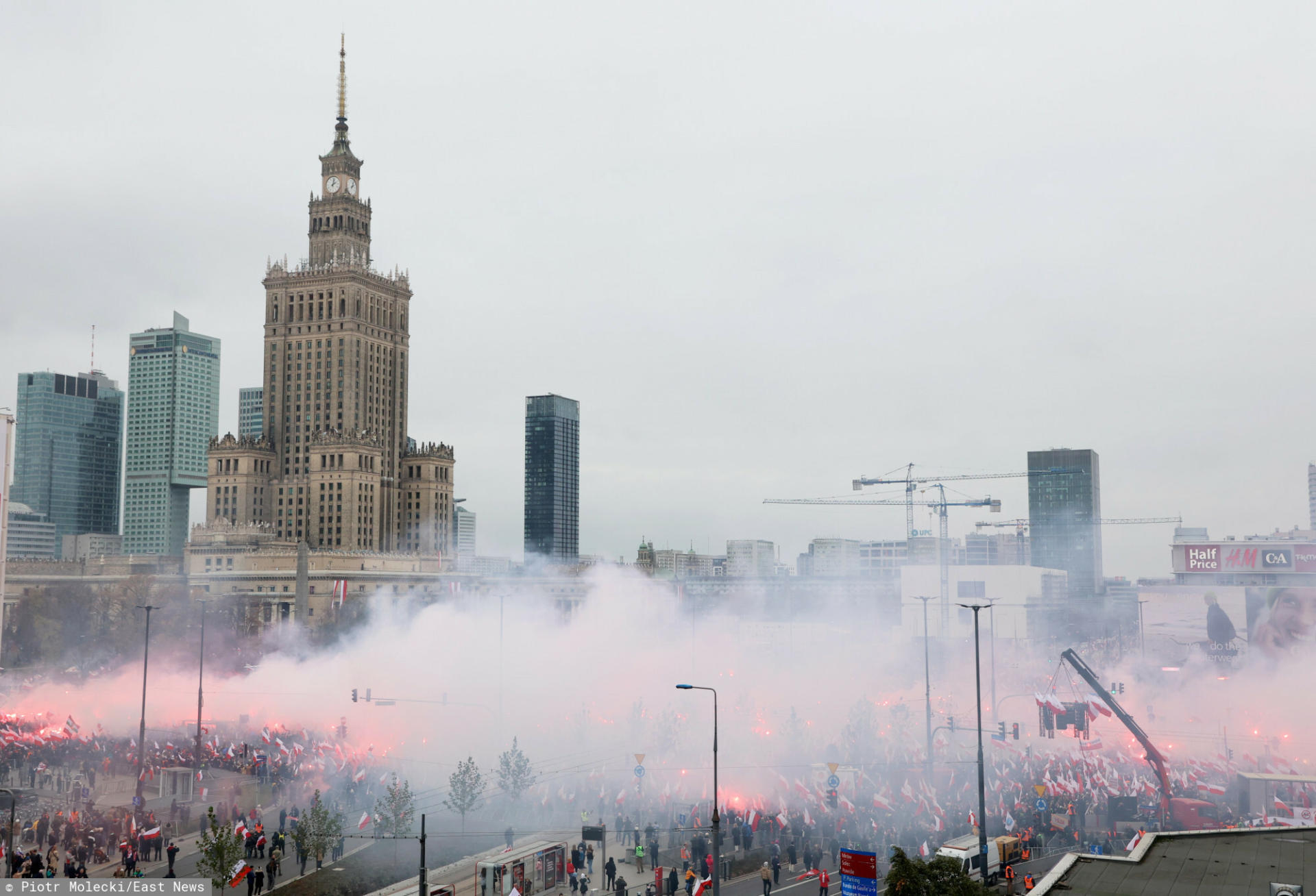 Marsz Niepodległości nie tylko w Warszawie / Piotr Molecki/East News