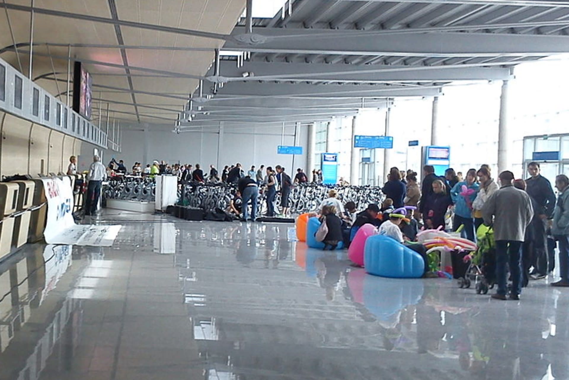 Pasażerka na lotnisku w Poznaniu powiedziała, że ma bombę