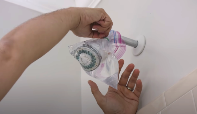 Jak naprawić słabe ciśnienie w słuchawce prysznicowej?