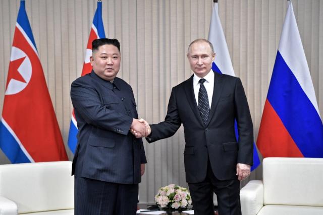 Kim Dzong Un wyciąga rękę do Putina. Dyktator chce wysłać na ukraiński front 100 tys. żołnierzy