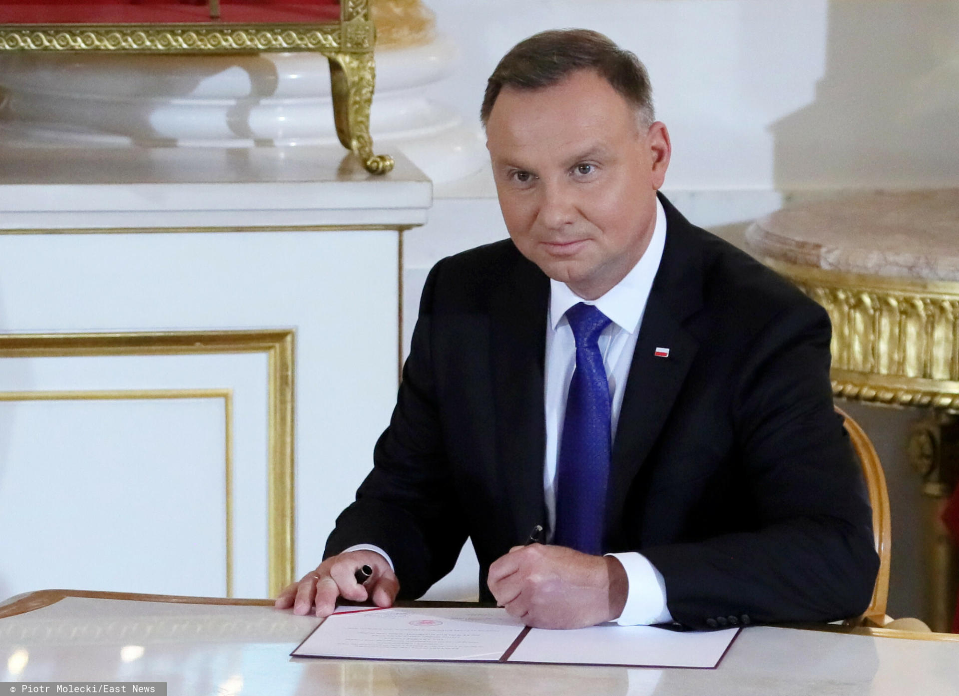 Andrzej Duda podpisał ustawę, pieniądze z dodatku osłonowego trafią do Polaków