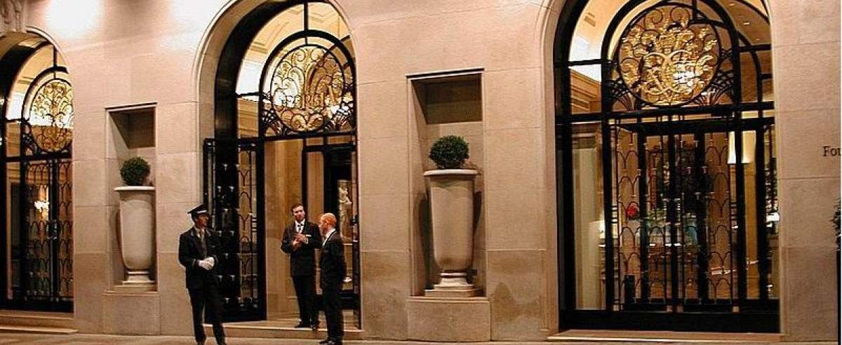 hotel w Paryżu kradzież