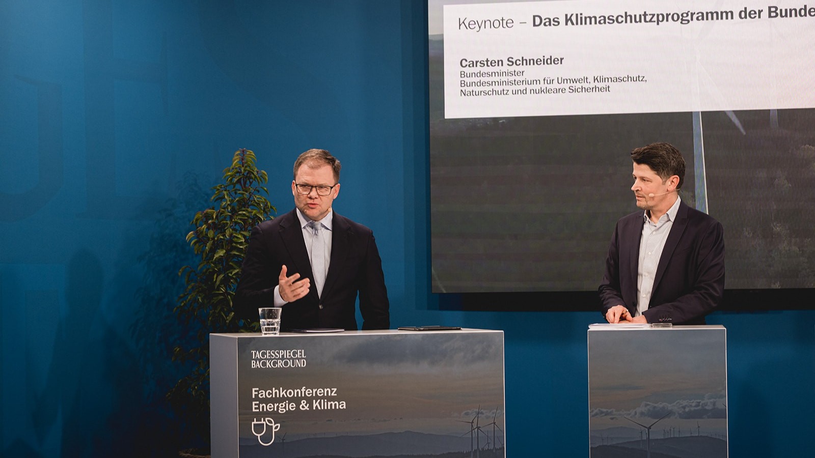 Eröffnung der Background-Fachkonferenz Energie und Klima durch Bundesumweltminister Carsten Schneider.
