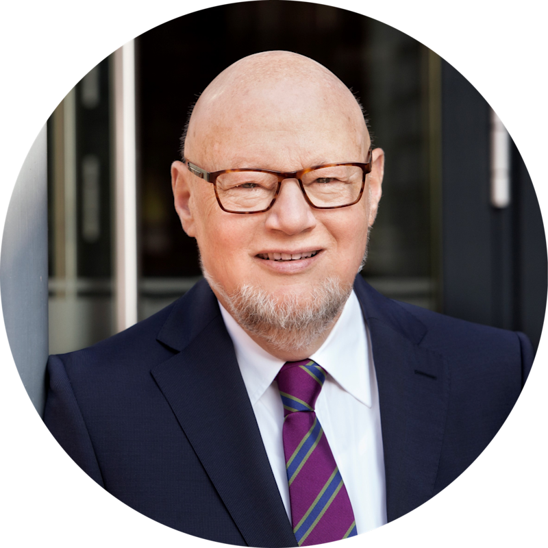 Porträt von Alfred Hartmann Tagesspiegel Background