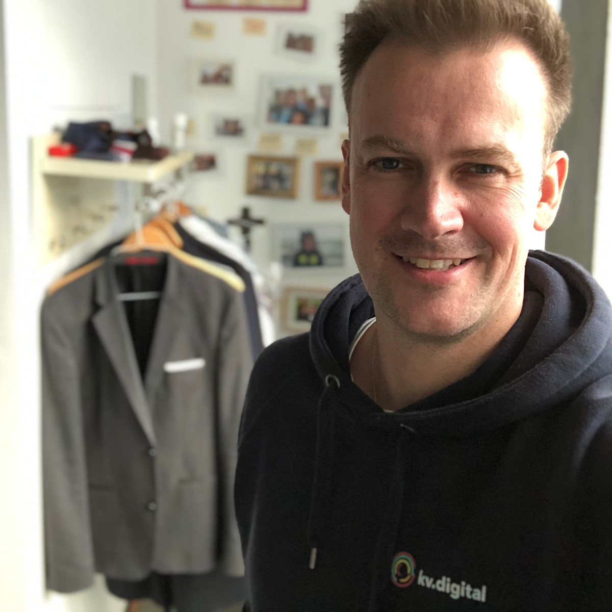 Porträt von Florian Fuhrmann Tagesspiegel Background