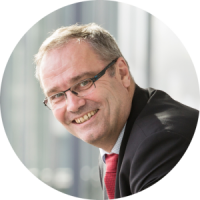 Rolf van Lengen ist Leiter des Forschungsprogramms „Digital Healthcare“ am Fraunhofer-Institut für Experimentelles Software Engineering IESE in Kaiserslautern