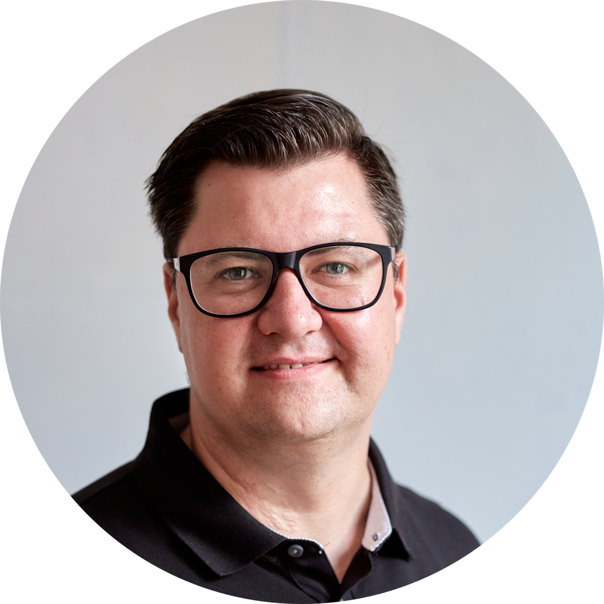 Porträt von Fabian Topp - Tagesspiegel Background