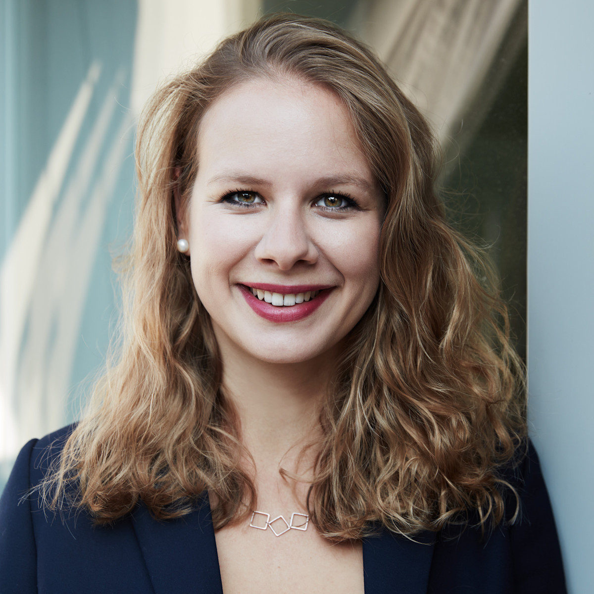 Porträt von Solveig Schulze - Tagesspiegel Background