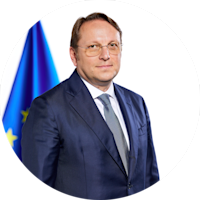 Olivér Várhelyi