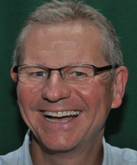 Michael Janßen ist Vorstandsmitglied des Vereins demokratischer Ärzt*innen 
