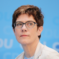 Annegret Kramp-Karrenbauer, Bundesvorsitzende der CDU; Verteidigungsministerin