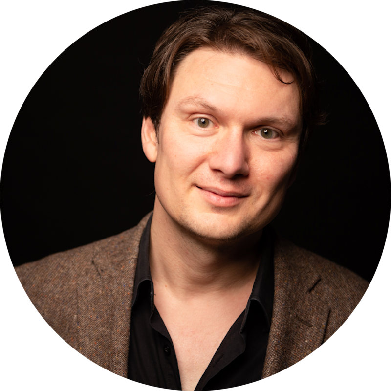 Porträt von Mark Schweda Tagesspiegel Background