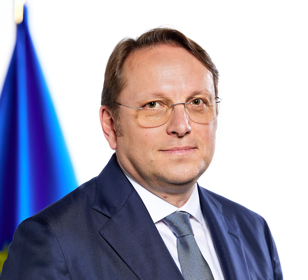 Olivér Várhelyi  