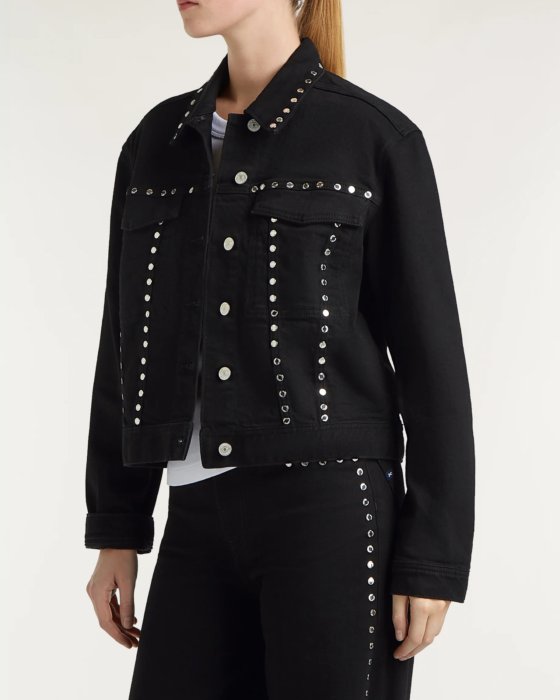 02-25-10-21-021-row3-2