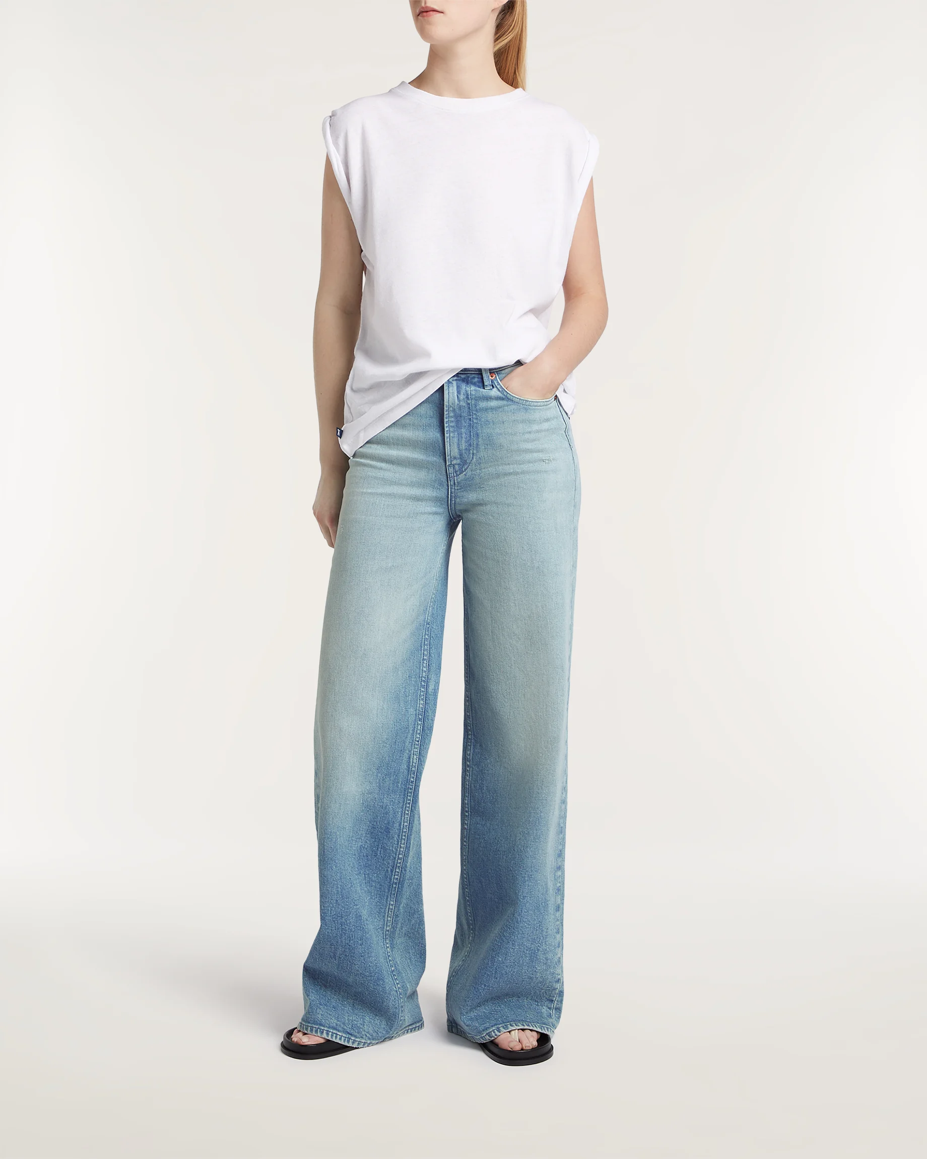 02-26-01-11-002-row1-2