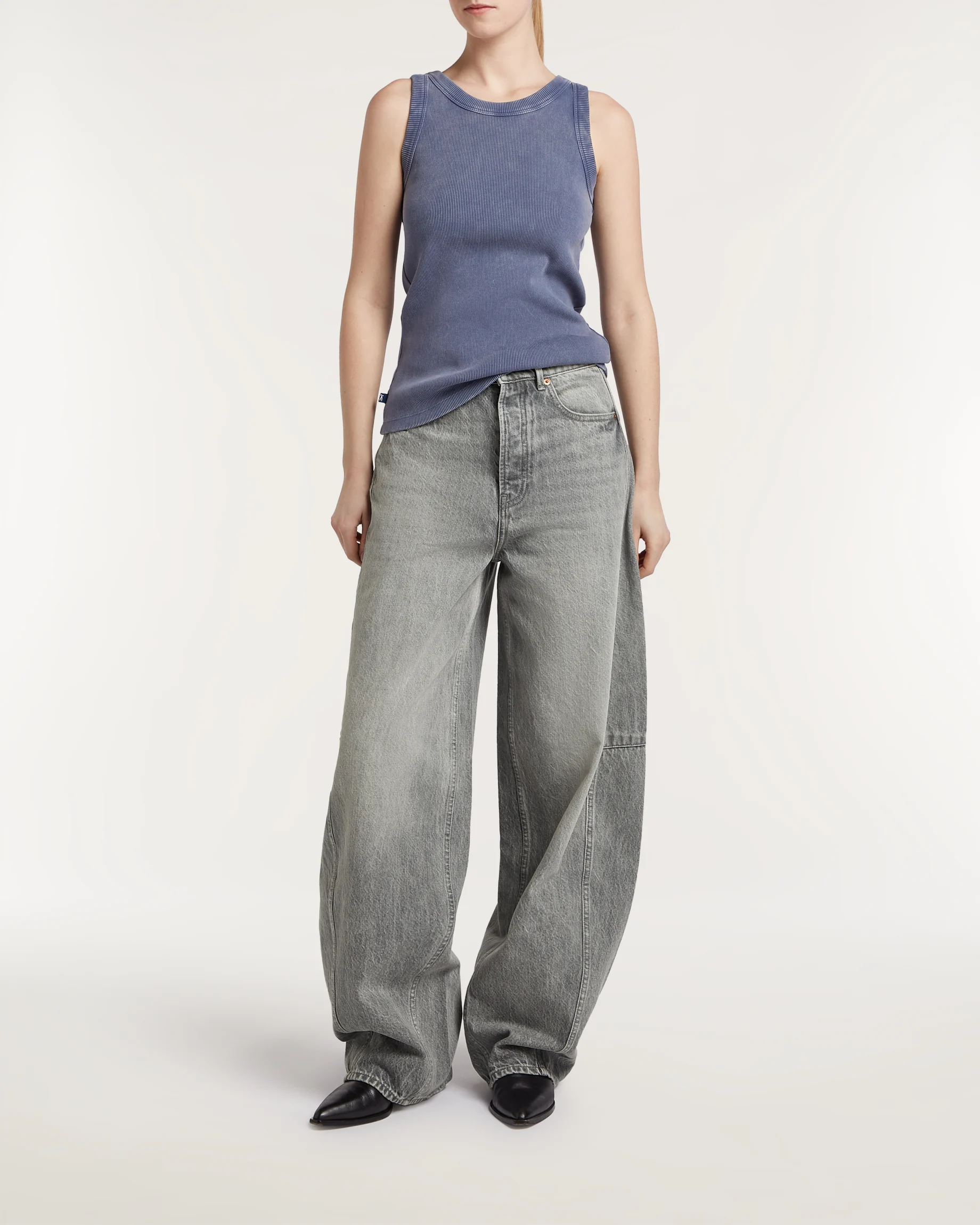 02-26-01-11-022-row1-2