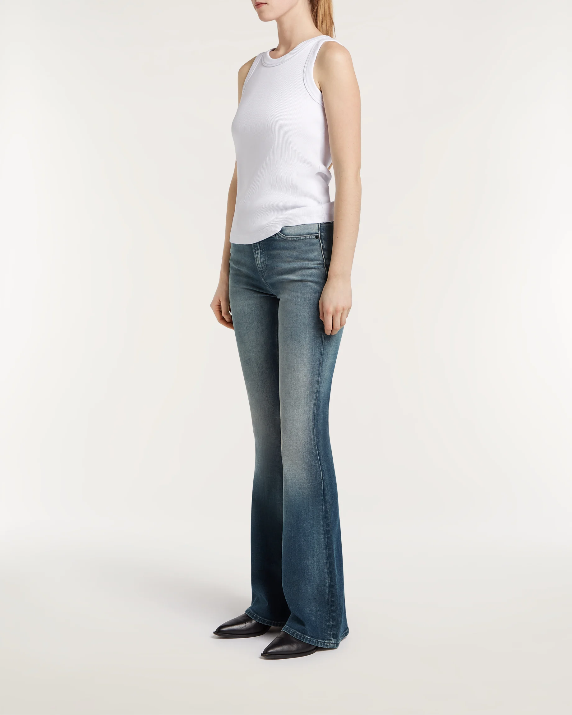 02-26-01-11-013-row3-2