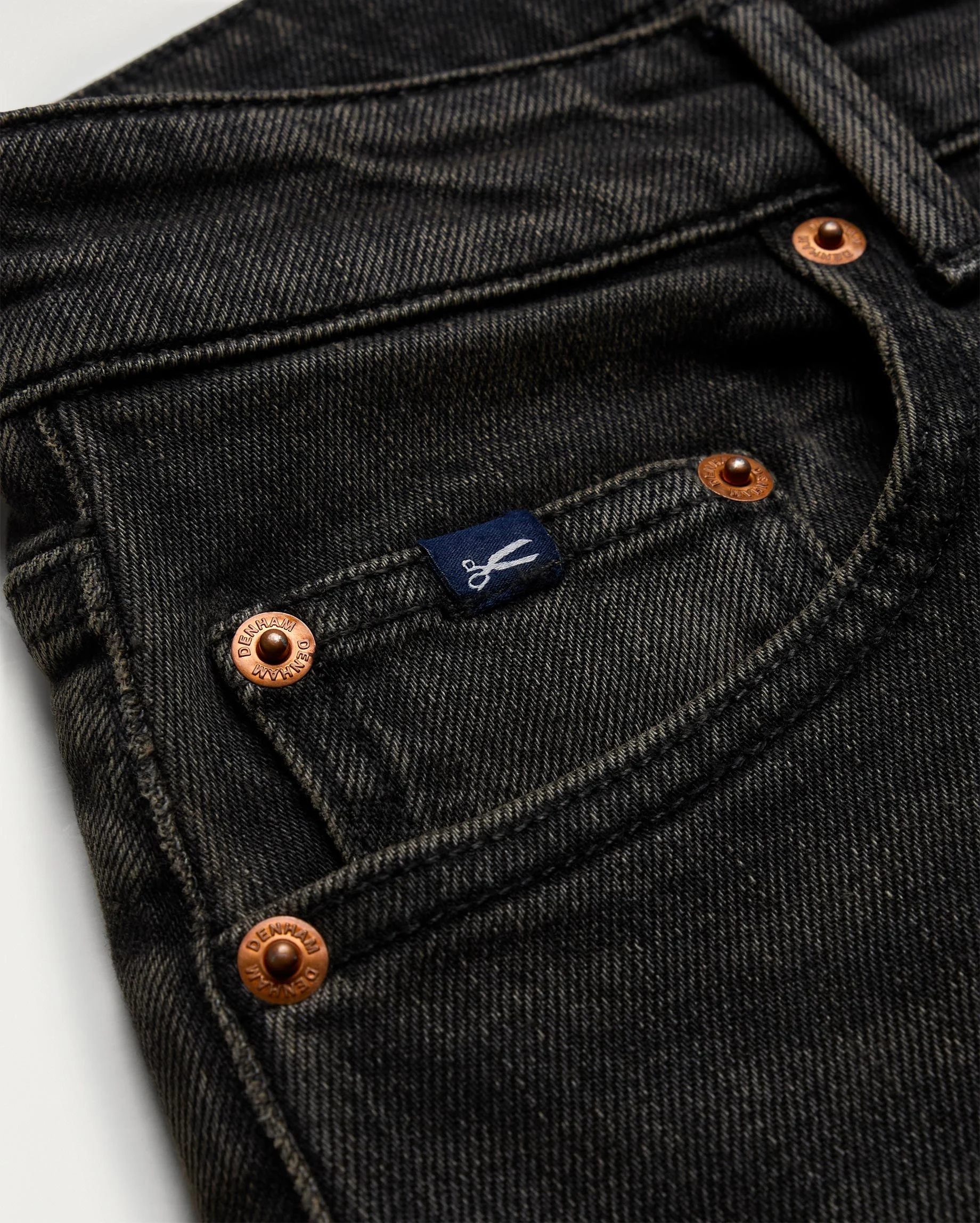 02-25-08-11-006-row3-2