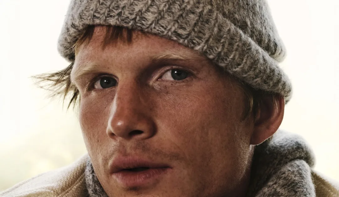 12/2025 WI25 PHASE 1 - HOLIDAY EDIT - GRID BANNER MAN IMAGE