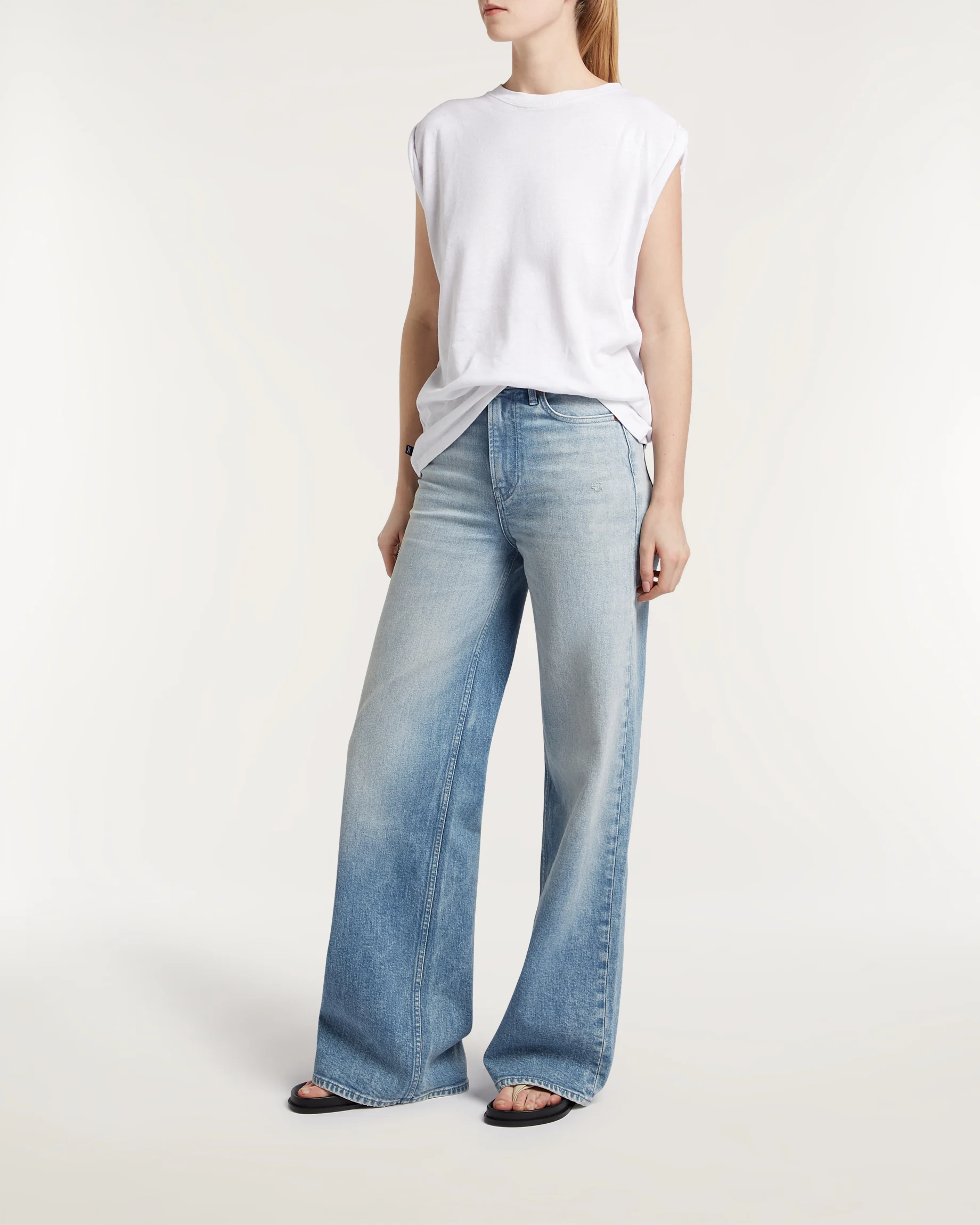 02-26-01-11-008-row3-2