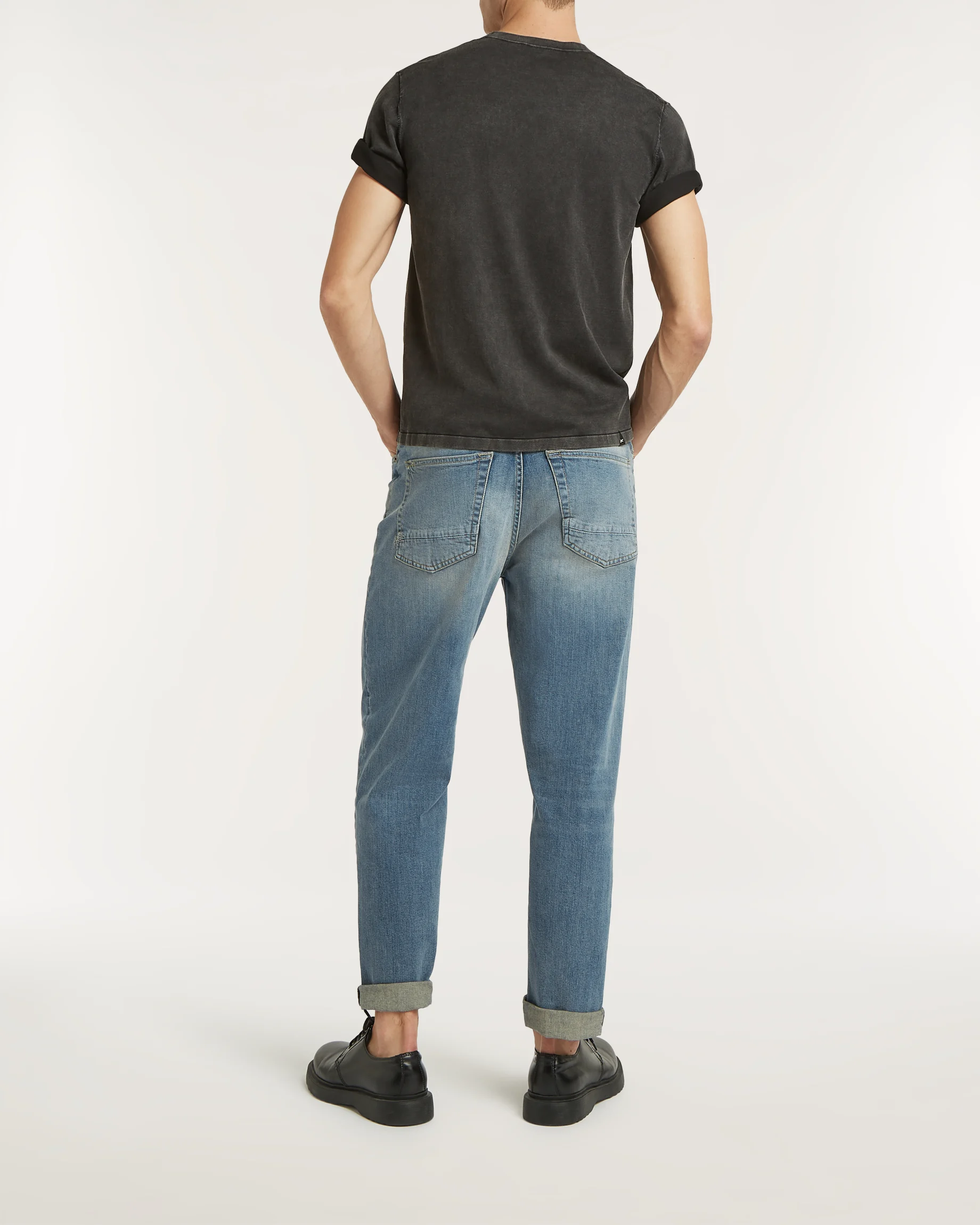 01-26-01-11-048-row2-2