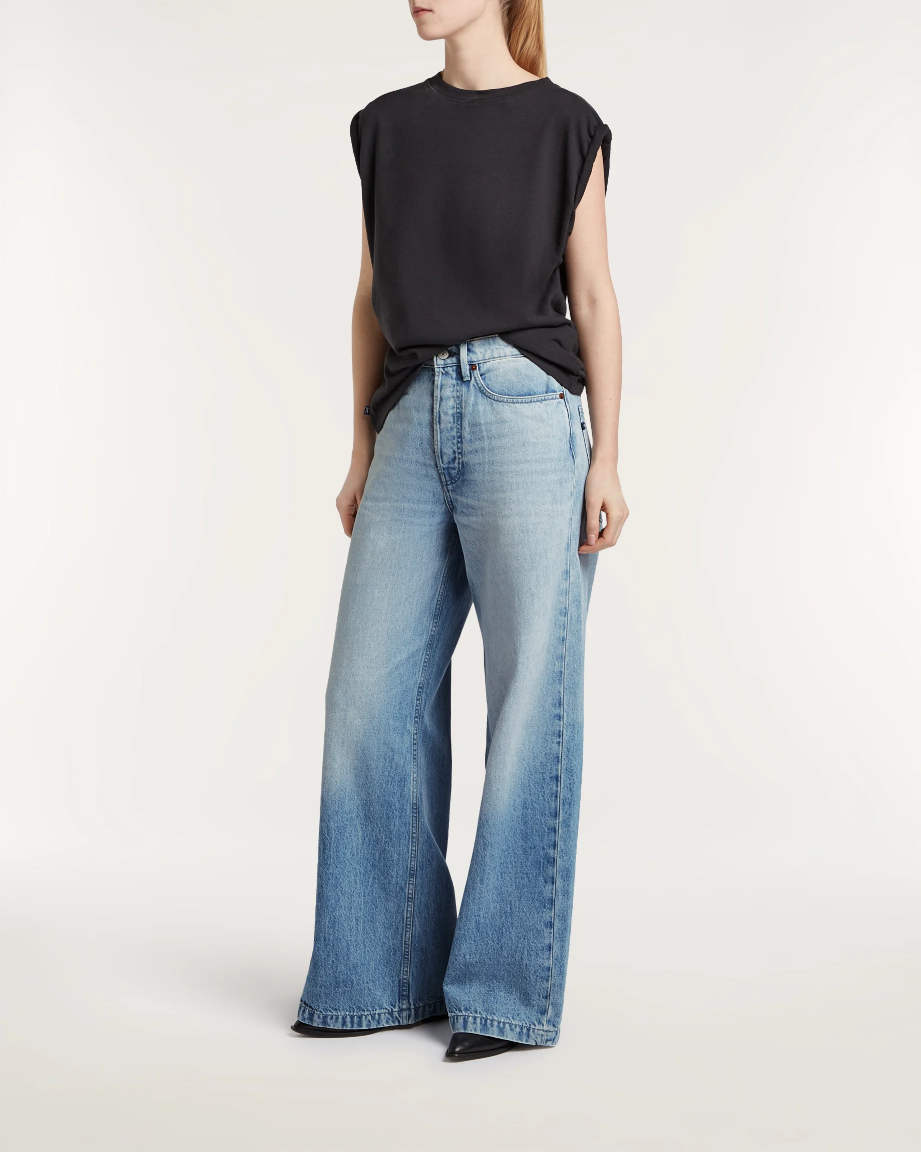 02-26-01-11-009-row3-2