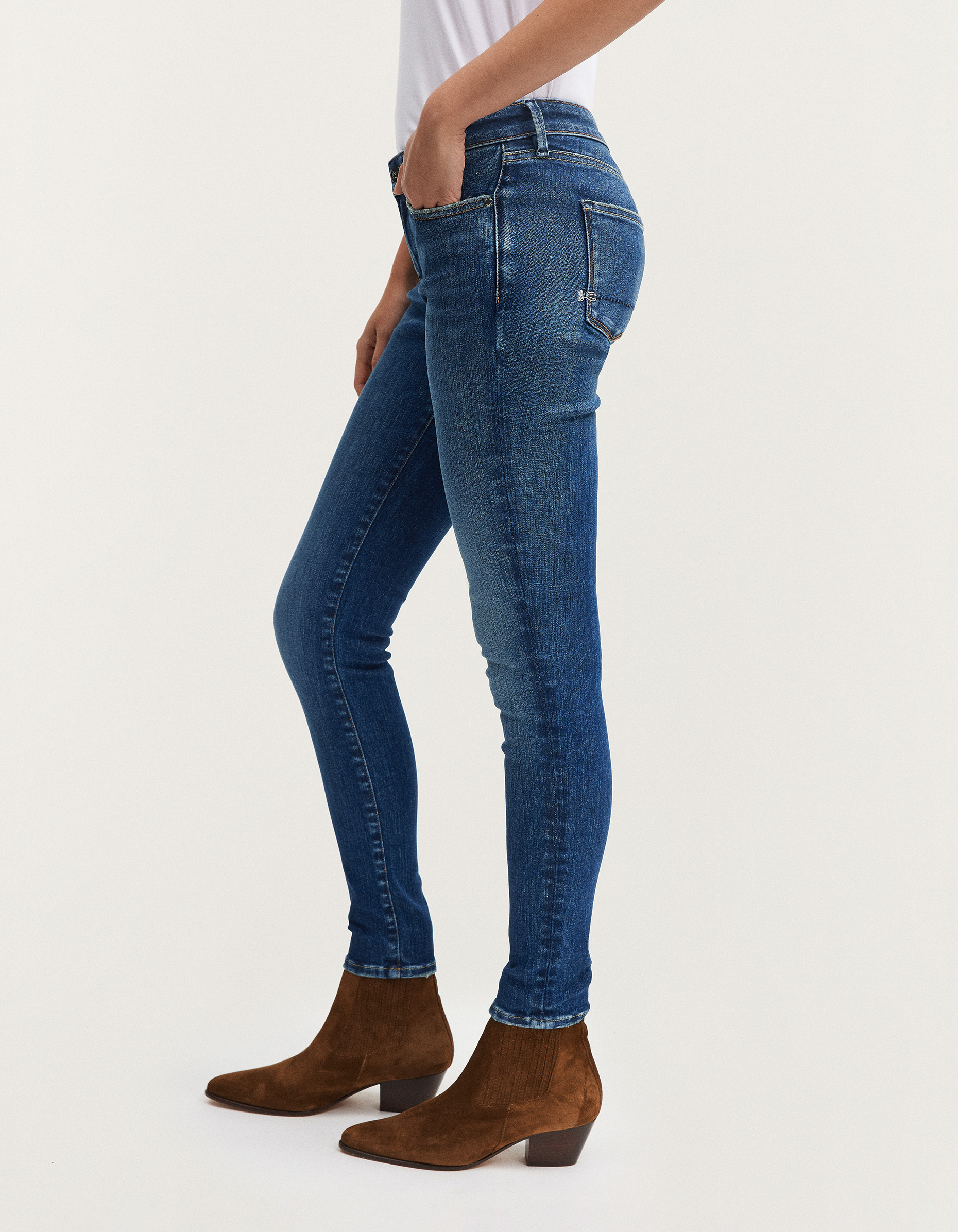 Women Jeans - Tight Fit - Spray