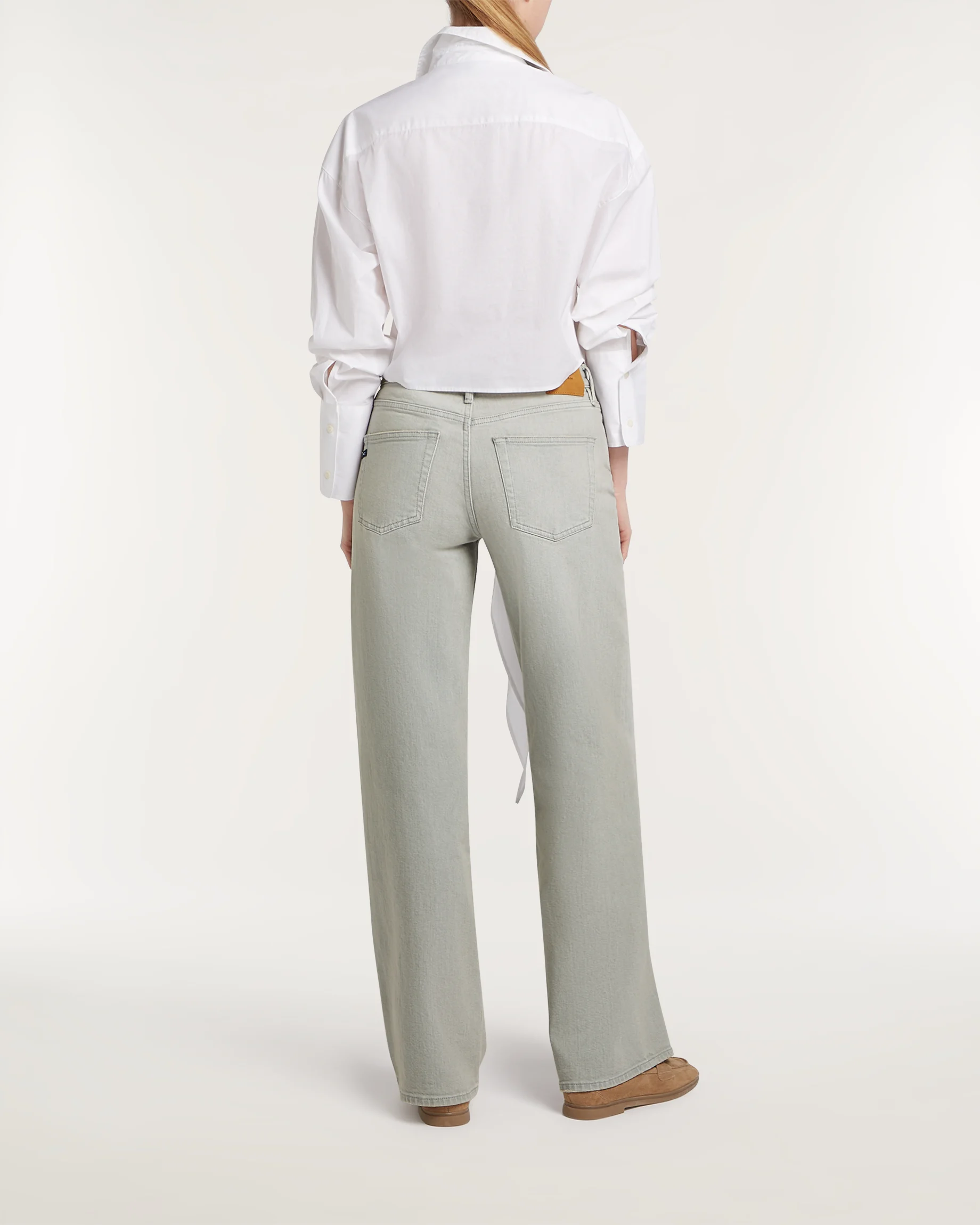 02-26-01-11-028-row2-2