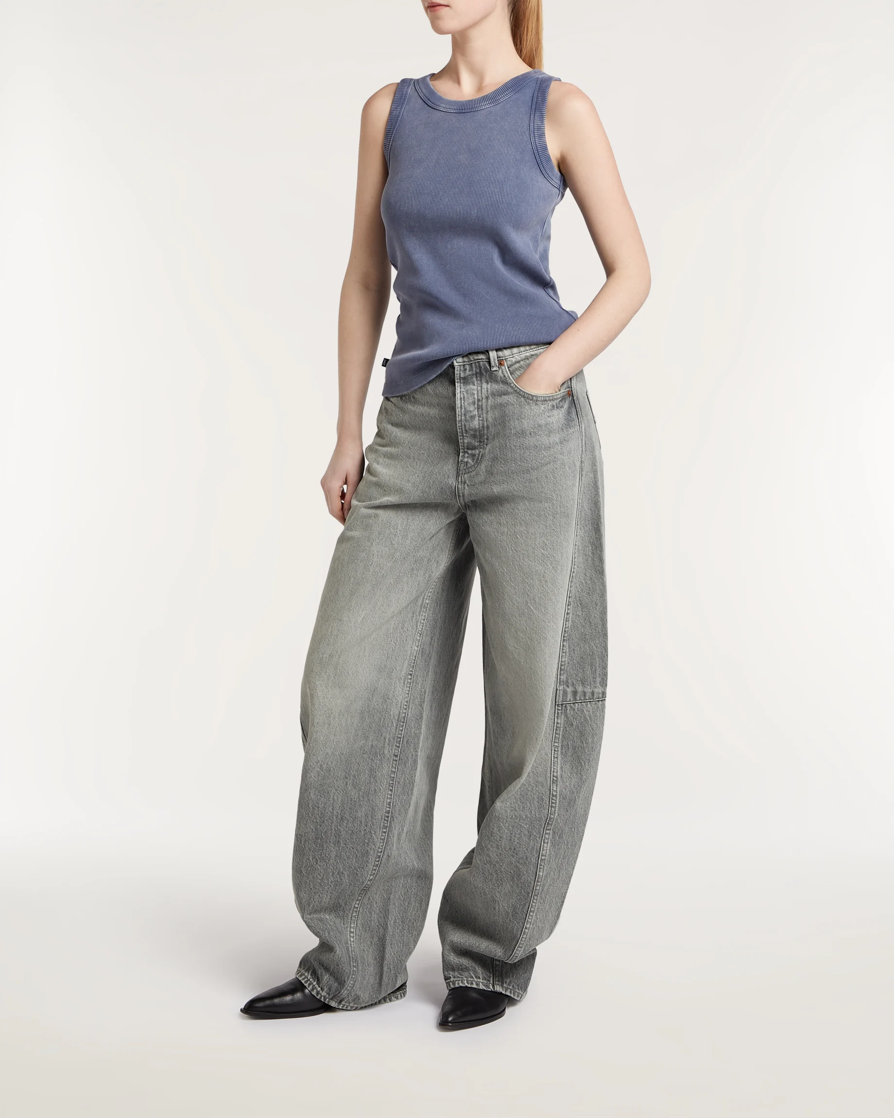 02-26-01-11-022-row3-2