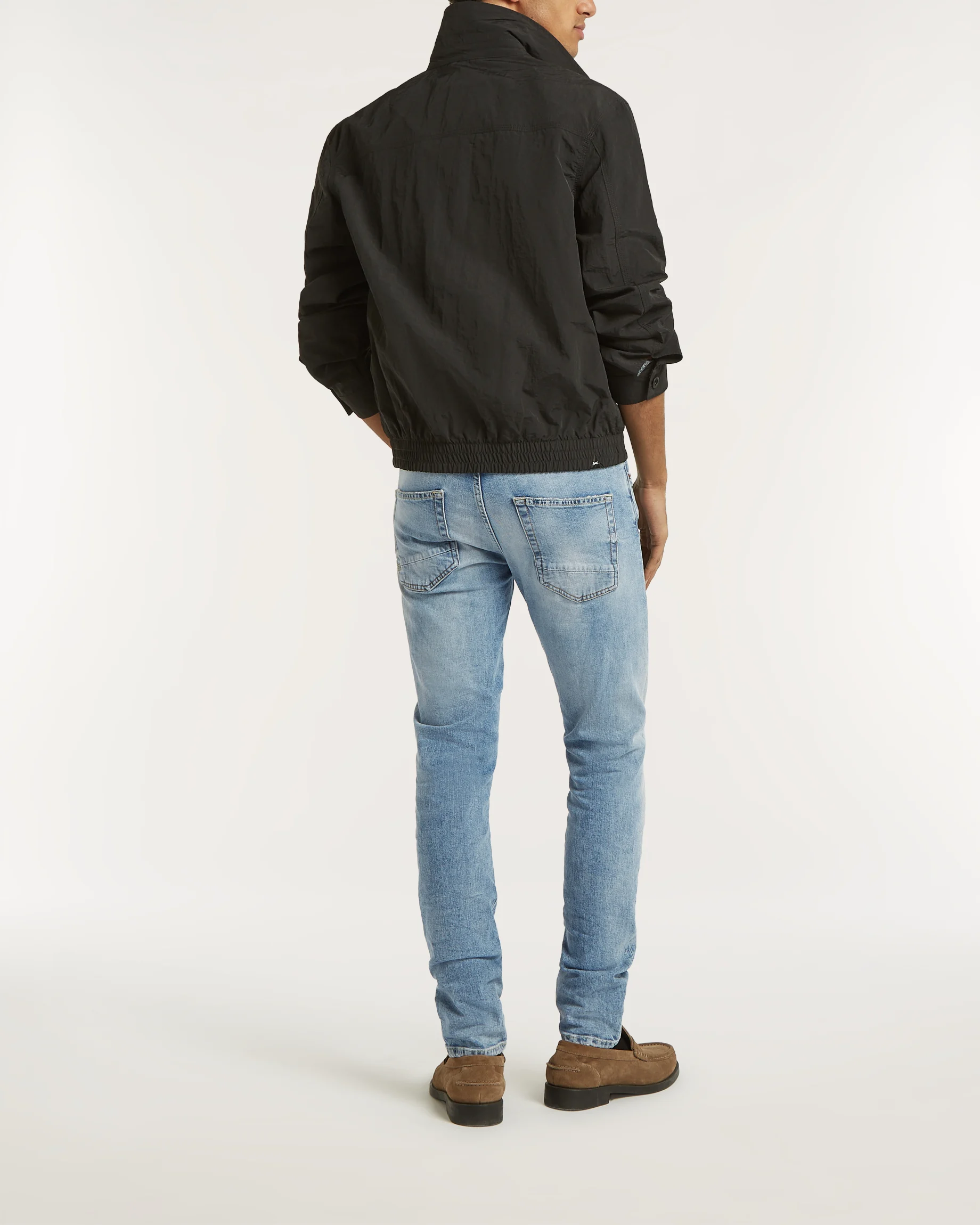 01-26-01-11-049-row2-2