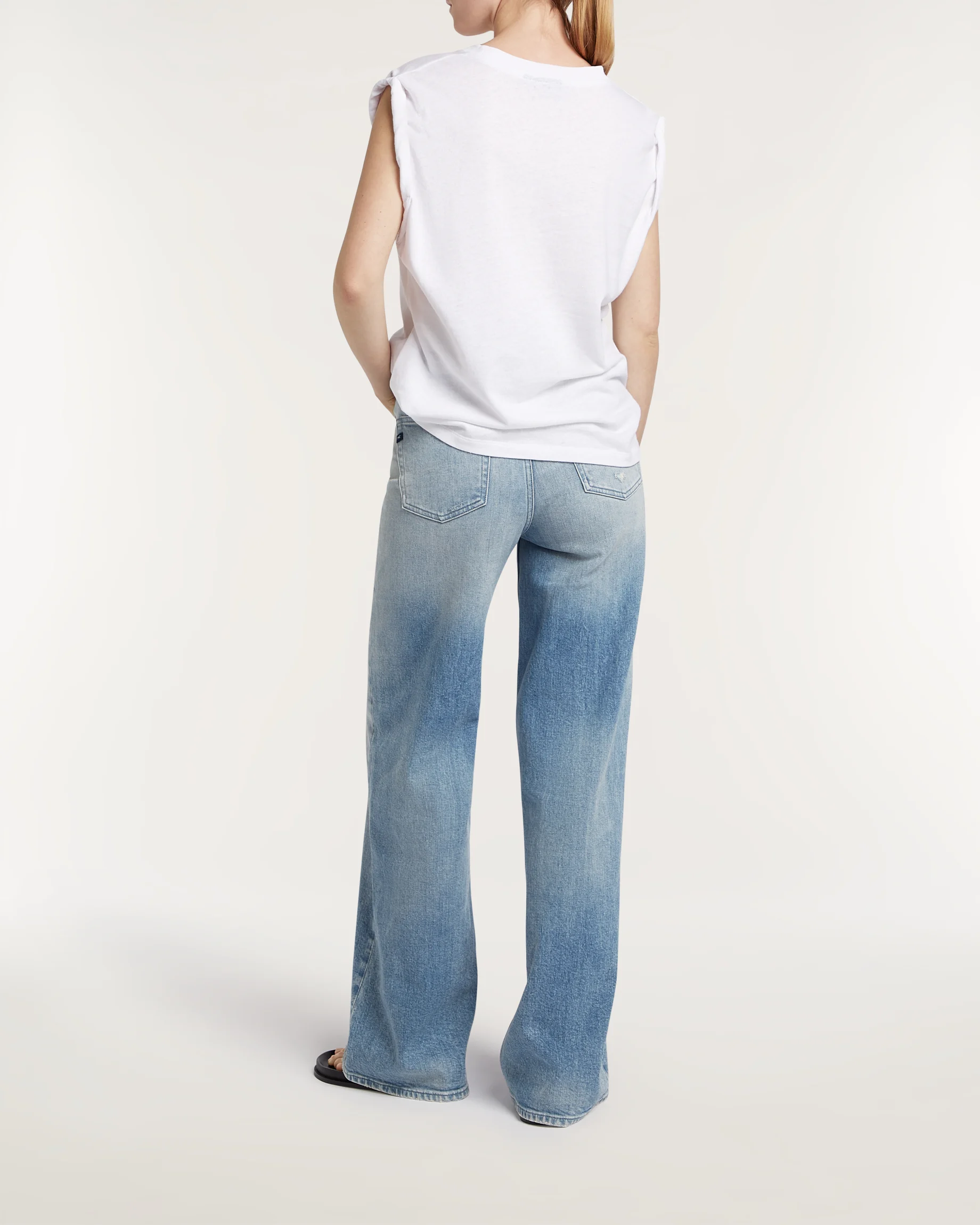 02-26-01-11-008-row2-2