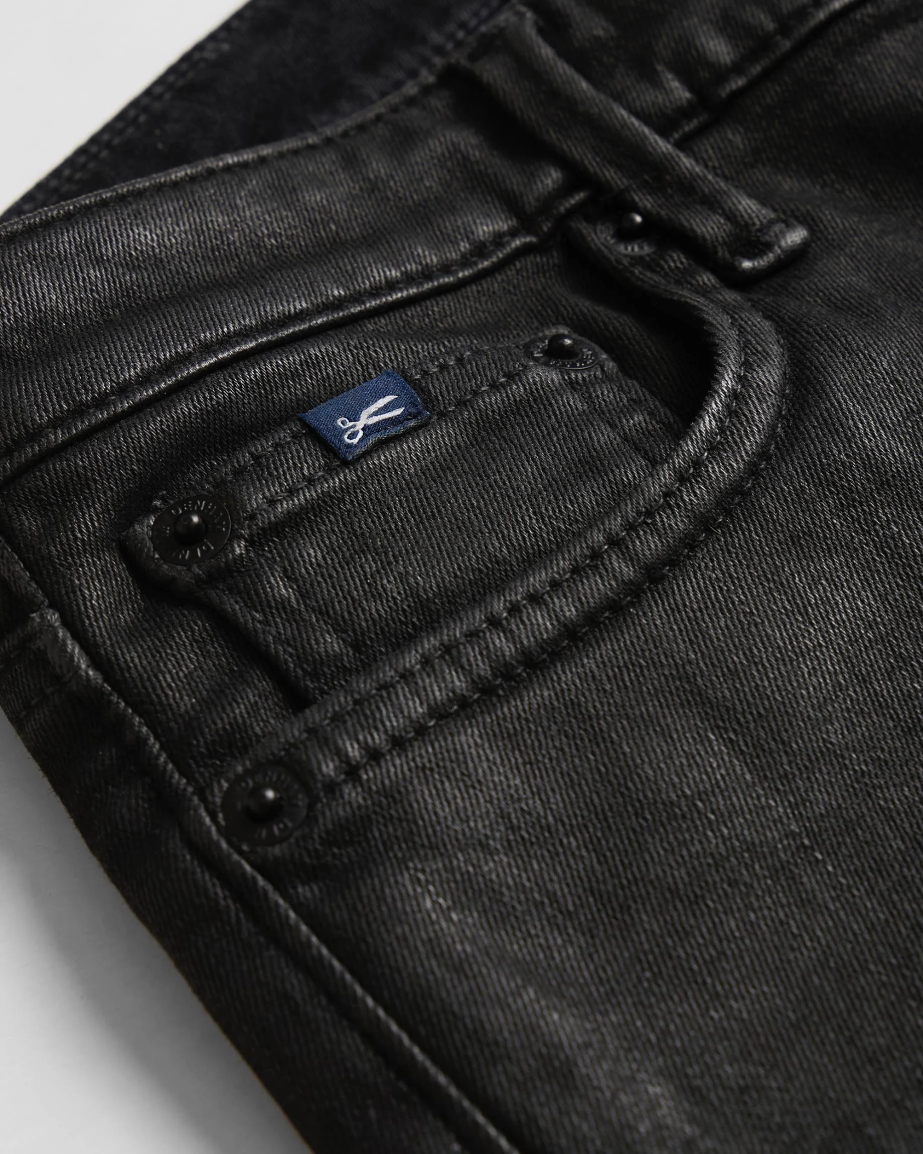 02-25-10-11-007-row3-1