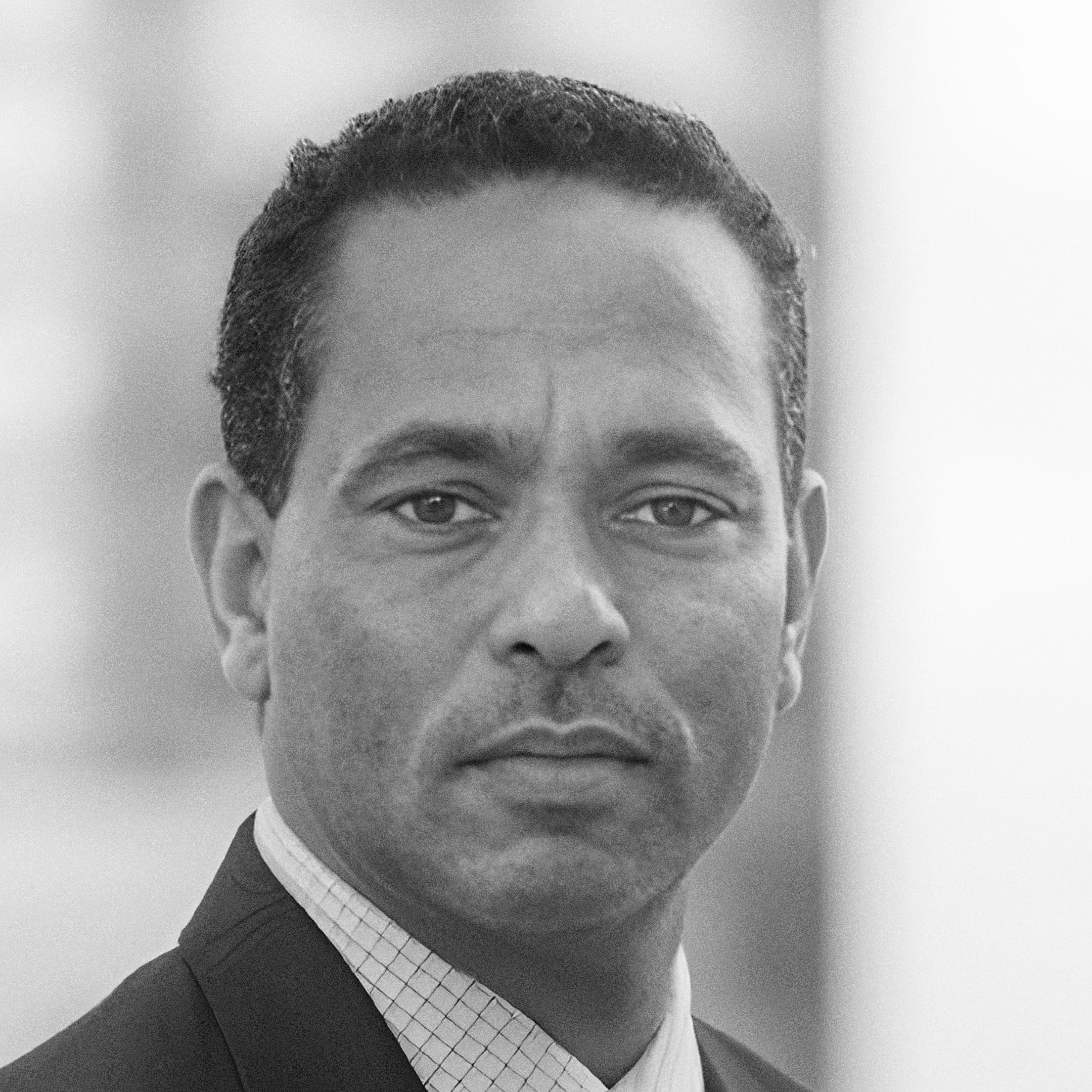 Larry-Roberson-bw-square