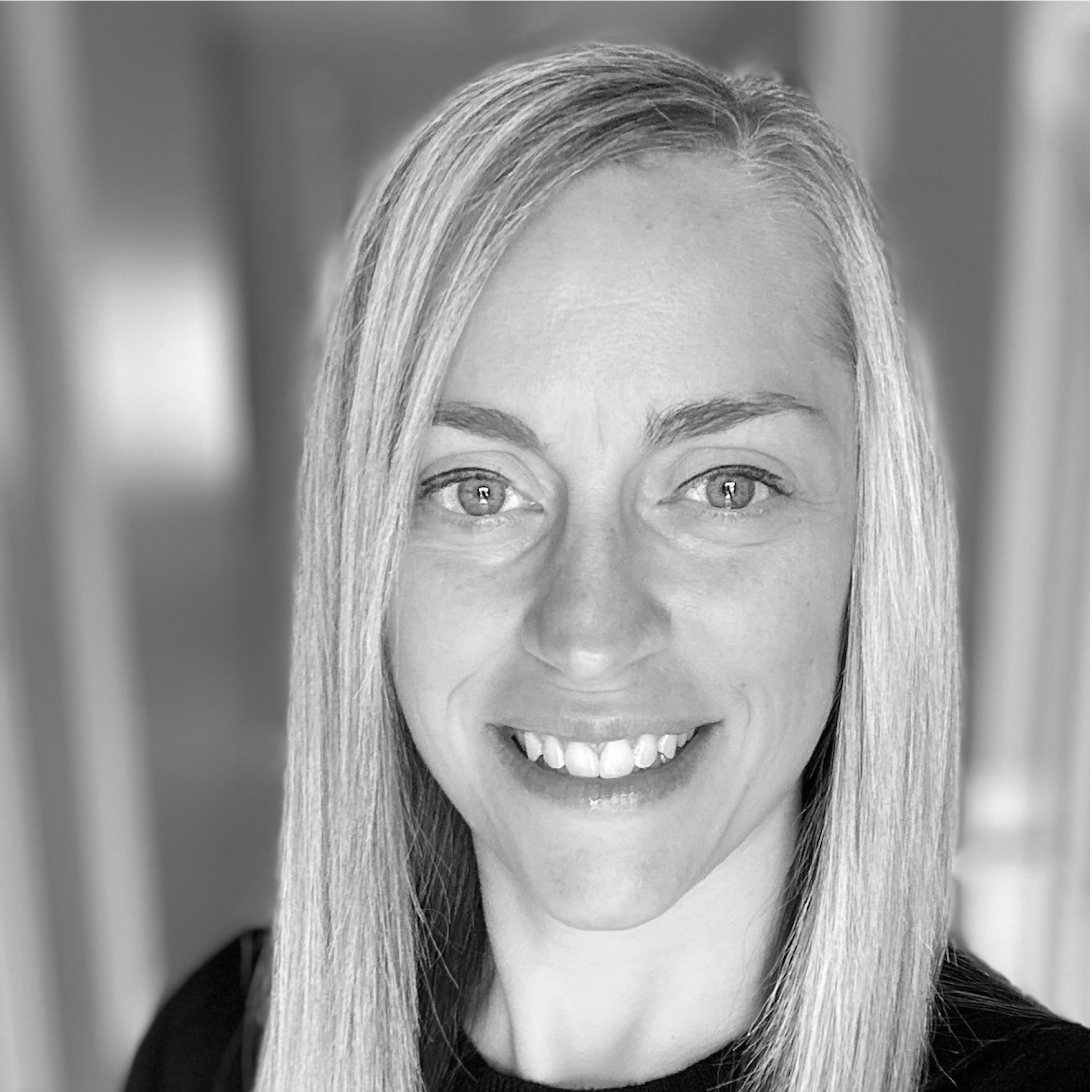 Amber-Loftus-bw-square