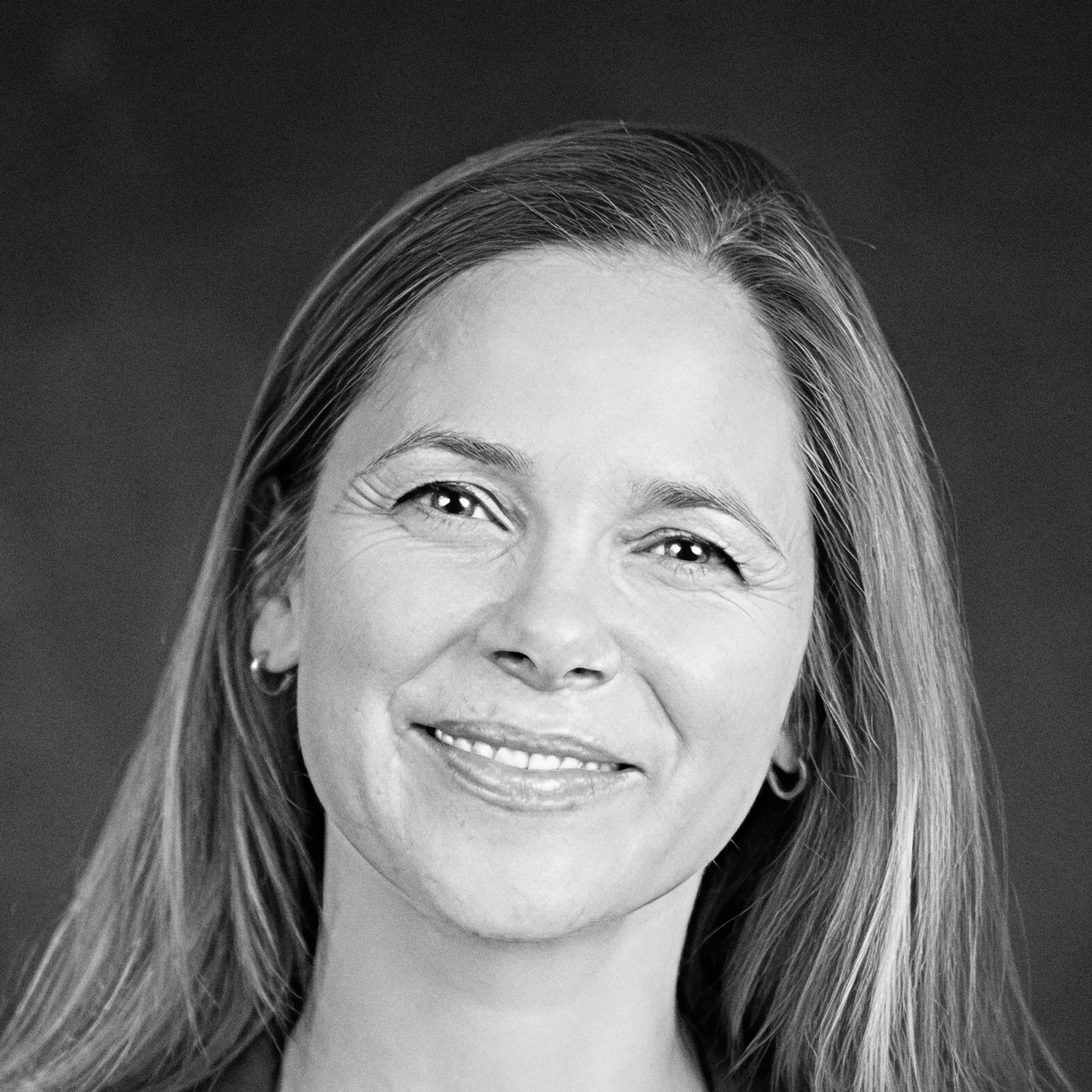 Elizabeth-Koenig-bw-square