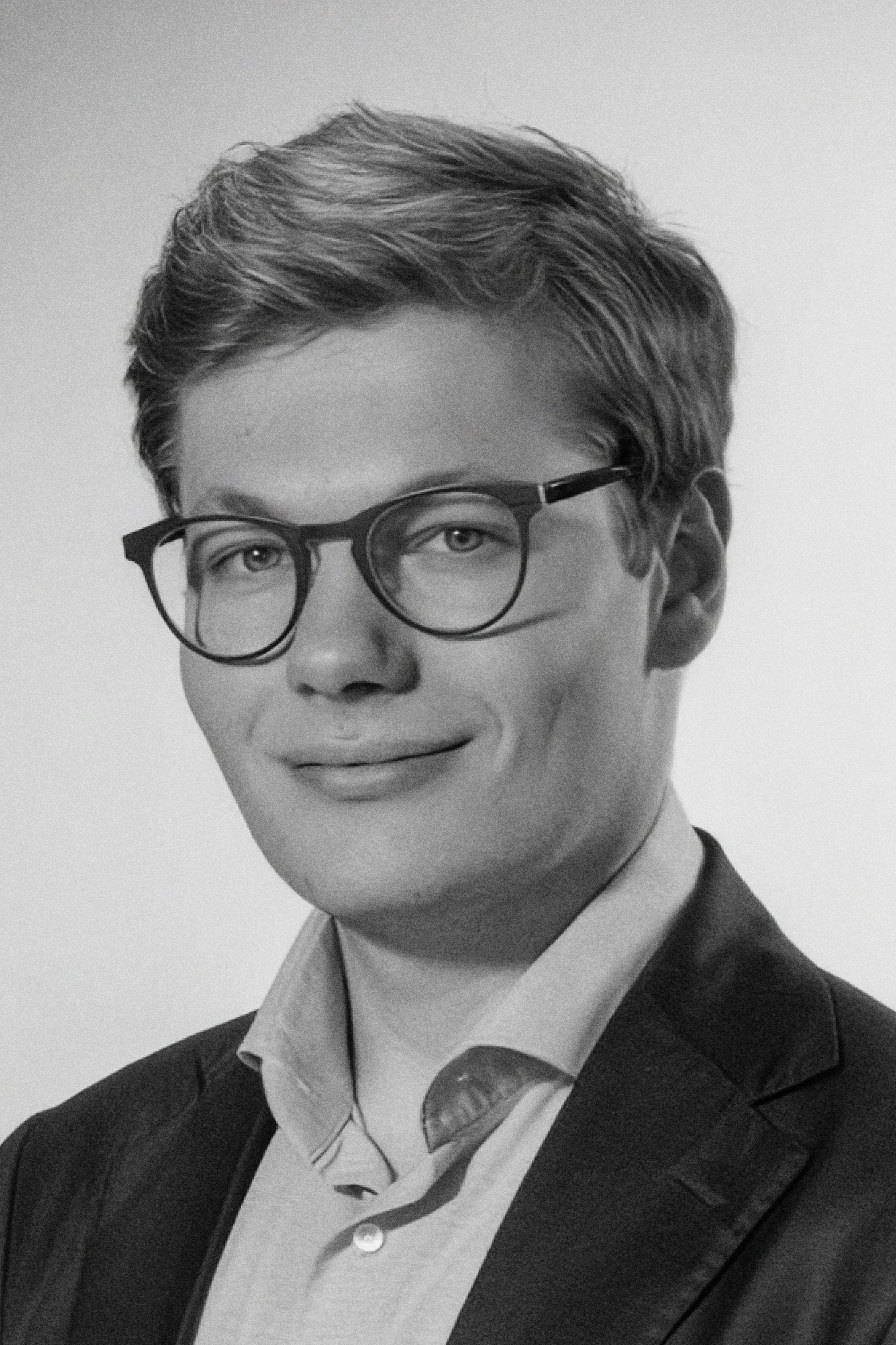 Robert Mahari-bw-2x3