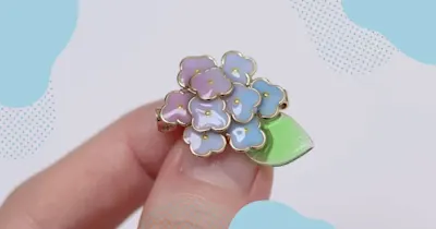 しっとり美しいグラデーション！レジンで作る紫陽花のブローチ
