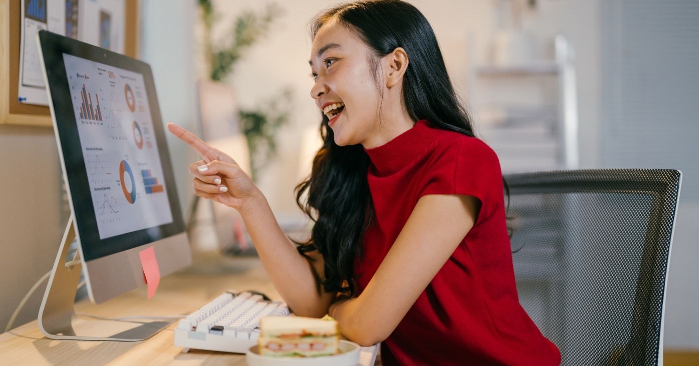 young-businesswoman-is-working-in-her-office-havi-2025-01-10-13-37-12-utc