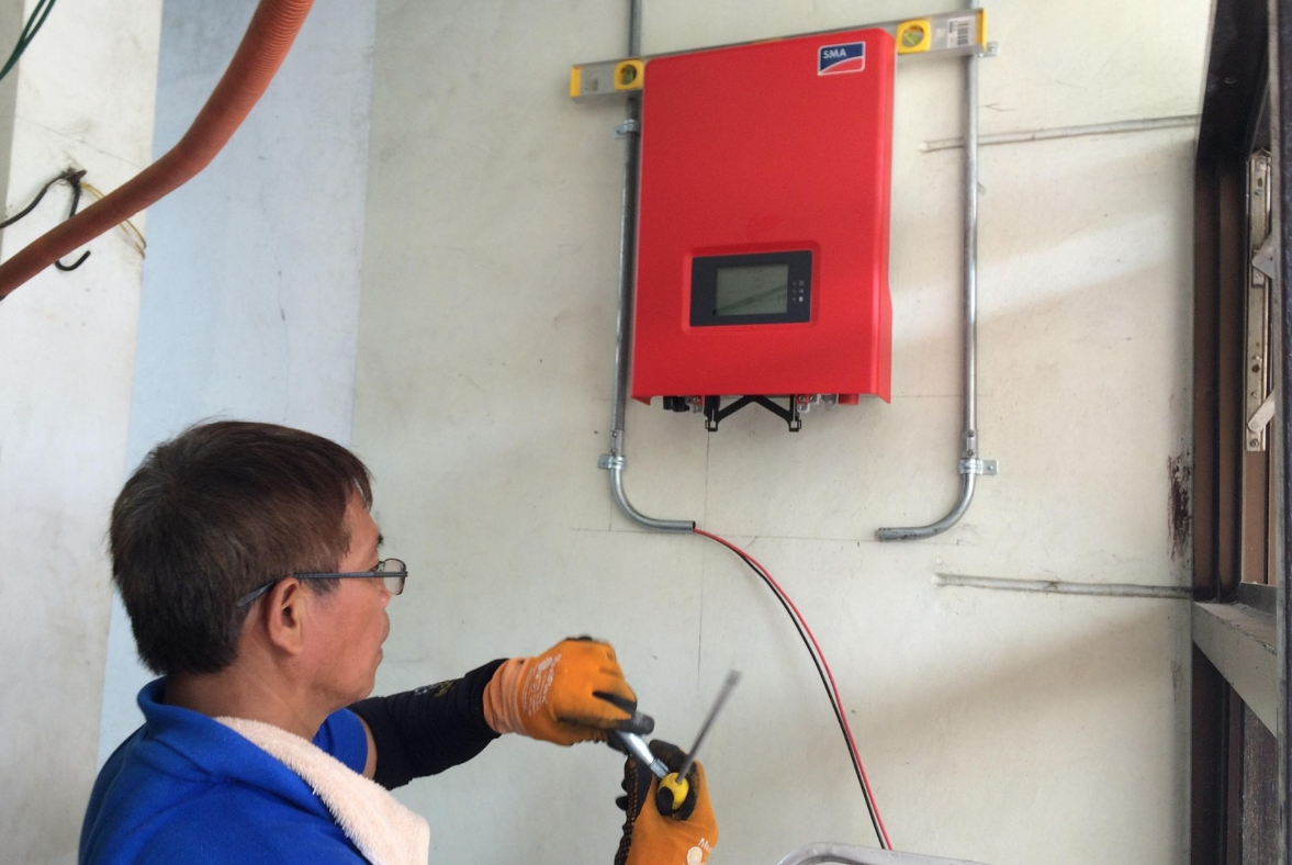 Como Configurar o Controle de Reativos (Volt-VAR) para Combater a Sobretensão