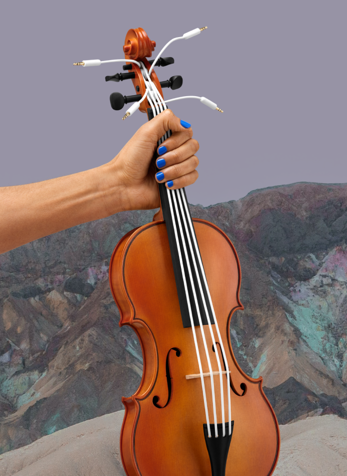 Collage con un violín clásico, el Coliseo y una pintura renacentista